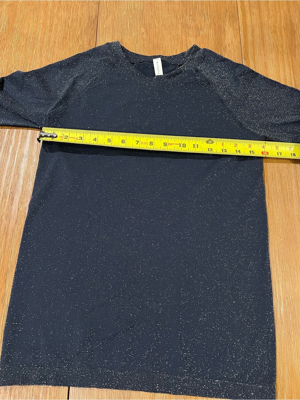 Athleta Momentum Shine Top Navy Blue Metallic Sparkle Seamless Shirt Size M. - Picture 3 of 7